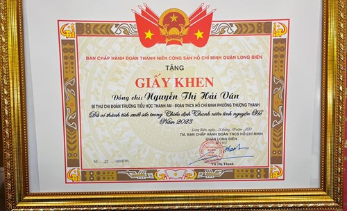 Giấy khen đ/c Nguyễn Thị Hải Vân - Bí thư chi đoàn - đã có thành tích xuất sắc trong Chiến dịch Thanh niên tình nguyện Hè năm 2023. 