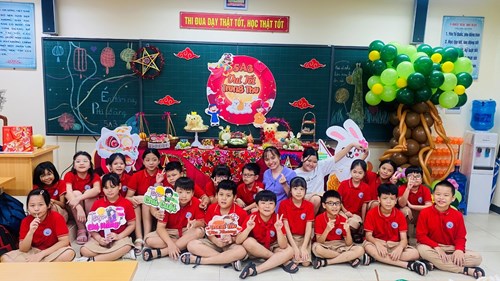 Trường tiểu học Thanh Am tổ chức ngày Vui Hội Trăng Rằm cho các em học sinh.