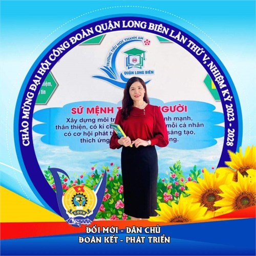 Cô giáo Nguyễn Thị Thúy Vân - Bí thư chi bộ, Hiệu trưởng nhà trường.
