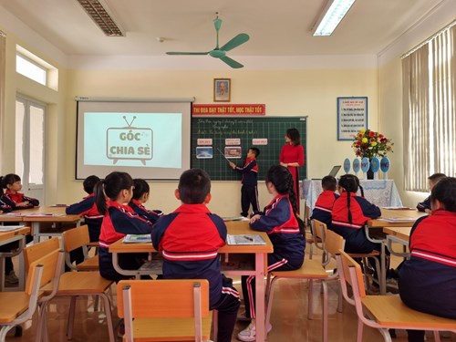 Trường Tiểu học Thượng Thanh tổ chức chuyên đề môn Tin học và Công nghệ lớp 3