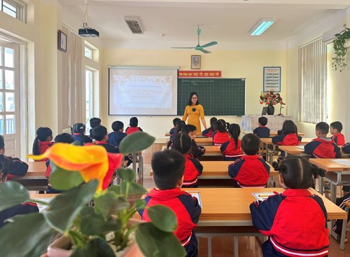 Trường Tiểu học Thượng Thanh tham gia Hội thi Giáo viên dạy giỏi cấp Tiểu học quận Long Biên năm học 2022-2023.