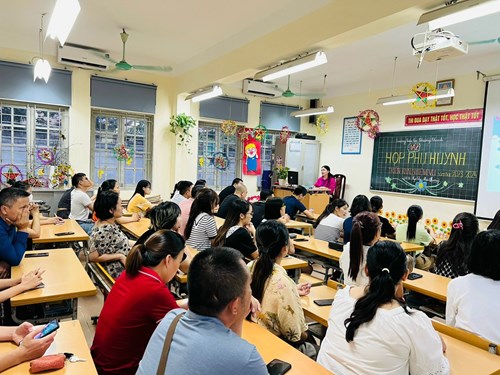 Trường Tiểu học Thượng Thanh tổ chức buổi họp CMHS đầu năm  Năm học 2023 - 2024