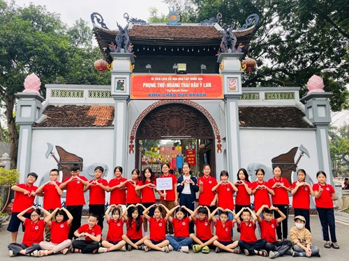 Học sinh trường Tiểu học Thượng Thanh hào ứng trong chuyến tham quan dã ngoại 