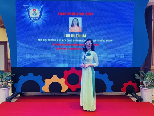 Đại biểu công đoàn trường tiểu học Thượng Thanh tham gia Đại hội Công đoàn quận Long Biên lần thứ V, nhiệm kỳ 2023 - 2028