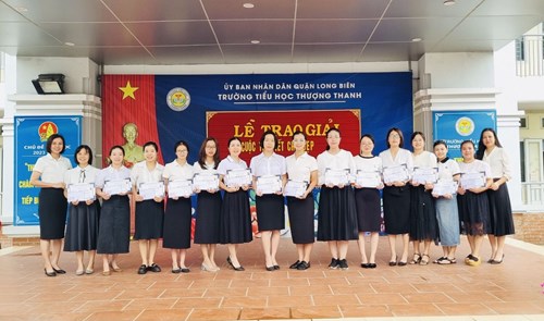 Công đoàn TH Thượng Thanh tổ chức thi viết chữ đẹp hưởng ứng Kỉ niệm 20 năm Thành lập quận Long Biên (6.11.2003 - 6.11.2023)