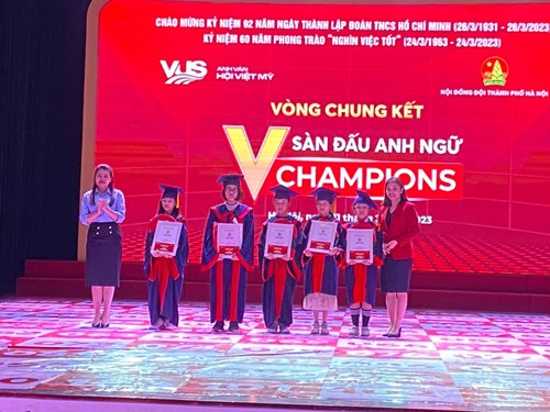 Học sinh Tiểu học Thượng Thanh tham gia cuộc thi Sàn đấu anh ngữ