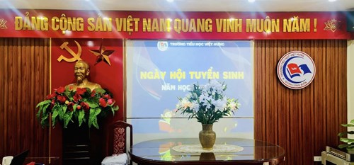 Trường Tiểu học Việt Hưng tưng bừng thực hiện công tác tuyển sinh lớp 1 năm học 2023-2024