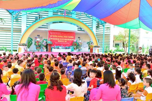   Trường mầm non Ánh Sao tưng bừng tổ chức Lễ tuyên dương khen thưởng cá nhân tiêu biểu năm học 2019-2020 và cá nhân đạt giải cao trong các hội thi cấp trường năm học 2020-2021, chào mừng ngày nhà giáo Việt Nam 20/11