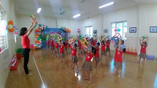 Cô giáo Nguyễn Thị Huyền Trang - lớp MGN B2 tham dự hội thi Giáo viên giỏi cấp Quận năm học 2020 - 2021.