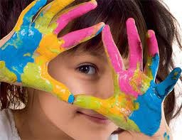   Màu sắc yêu thích có thể phản ánh tính cách và nội tâm của trẻ, nếu con thích màu vàng bố mẹ cần quan tâm nhiều hơn