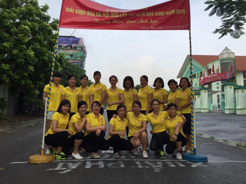 Chung kết Giải chạy báo Hà Nội Mới lần thứ 43 vì hòa bình năm 2016 - trường mầm non Ánh sao
