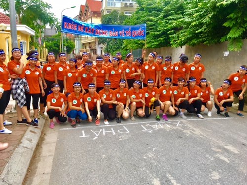 Cán bộ giáo viên, nhân viên Trường mầm non Bắc Biên tham gia chạy giải Báo Hà Nội mới năm 2018