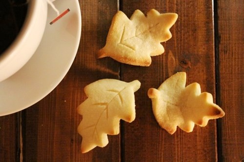 Cách làm bánh quy bơ hình lá rụng