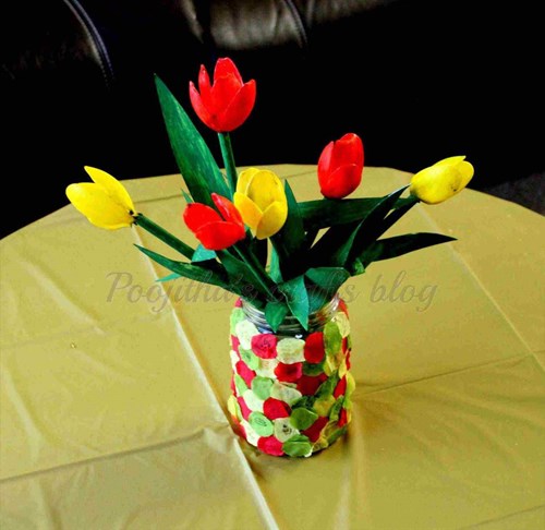 Sáng tạo những bông hoa tulip thật xinh xắn từ những chiếc thìa nhựa 