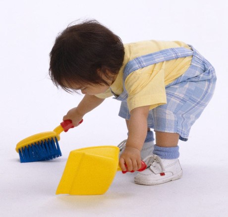 Rèn luyện các kỹ năng sống cho bé 4 tuổi là việc làm cần thiết.