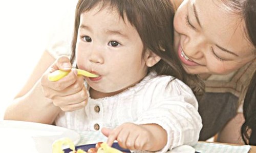 5 cách  giúp trẻ có thói  quen ăn uống lành mạnh