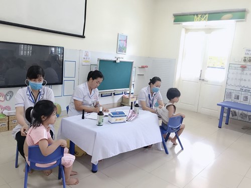 Lớp MGN B1 tham gia khám sức khỏe