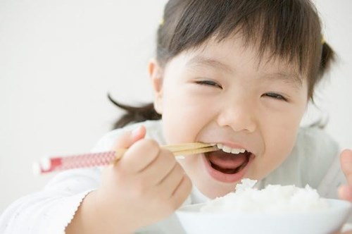 8 giải pháp cho bé con chậm tăng cân từ chuyên gia dinh dưỡng