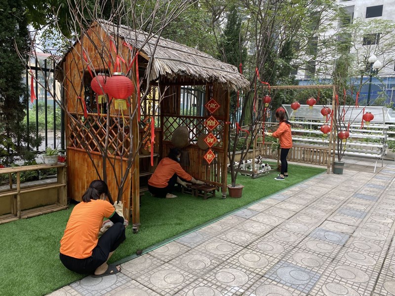 Trường mầm non Đô thị Sài Đồng: Tiếp tục tiến hành tổng vệ sinh môi trường, khử khuẩn phòng chống covid-19 lần 4