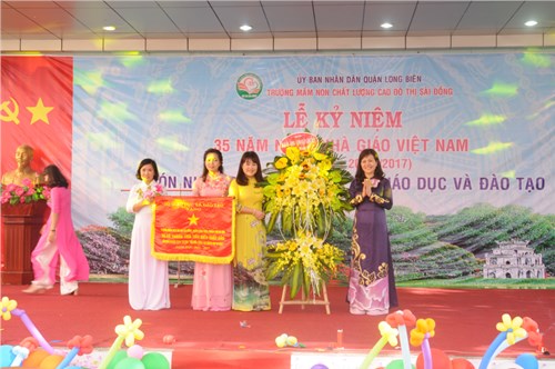 Kỷ niệm 35 năm ngày nhà giáo Việt Nam (20/11/1982 - 20/11/2017) và đón nhận cờ thi đua của Bộ Giáo dục và Đào tạo