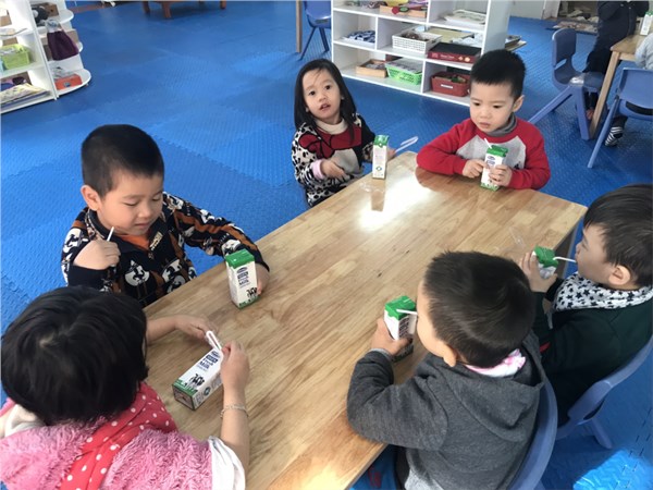 Trường mầm non Đô thị Sài Đồng triển khai chương trình Sữa học đường