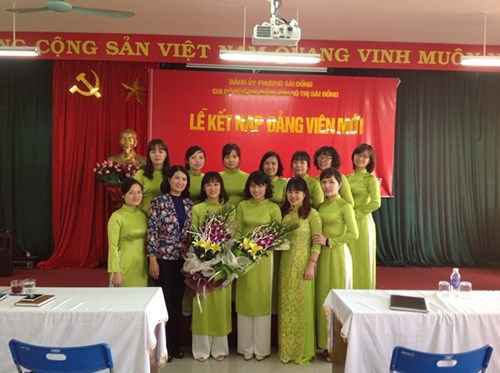 Lễ kết nạp Đảng viên mới cho 2 Đồng chí Lương Thị Hảo và Nguyễn Thị Thu Hương
