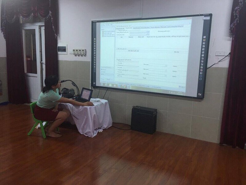 Ngày 6/6/2016 Hiệu Phó chuyên môn trường MN Đô Thị Sài Đồng tổ chức tập huấn cho giáo viên soạn bài sử dụng phần mềm Minjetmind Manerger