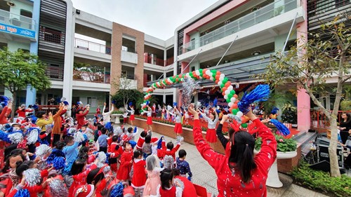 Trường mầm non đô thị Việt Hưng tổ chức chương trình chào đón Noel