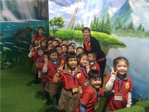 Trường Mầm Non Đô Thị Việt Hưng tổ chức tham quan học tập cho trẻ tại vườn khoa học ERAHOUSE và thực hành đi siêu thị BigC