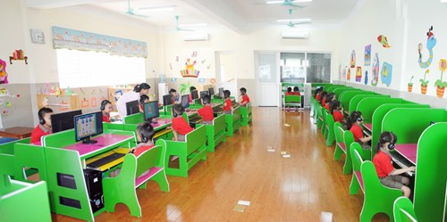 Triển khai ứng dụng CNTT trong công tác quản lý, dạy và học của trường MN Đô Thị Việt Hưng