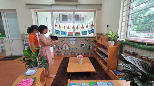 Trường MN Đô thị Việt Hưng tổ chức chấm điểm  Xây dựng môi trường học tập, lấy trẻ làm trung tâm 