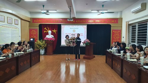 Trường mầm non Đô Thị Việt Hưng tổ chức Lễ mít tinh kỷ niệm 90 năm ngày thành lập Hội Liên Hiệp Phụ Nữ Việt Nam 20/10/1930-20/10/2020.