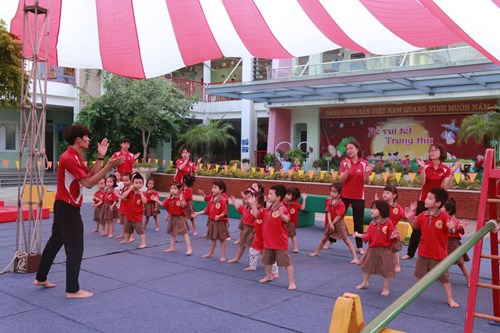 Trường mầm non Đô Thị Việt Hưng phối hợp với Trung tâm giáo dục phát triển thể chất Gymkid tổ chức Demo chương trình Gymkid cho học sinh.