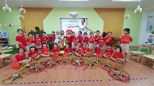 Tuần lễ trung thu của các bé trường mầm non Đô thị Việt Hưng