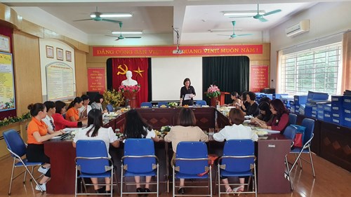 Trường MN Đô Thị Việt Hưng đón đoàn đánh giá ngoài công nhận lại trường chuẩn Quốc gia mức độ 2 và kiểm định chất lượng giáo dục mức độ 3