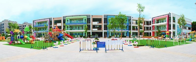 Phong trào xây dựng môi trường “Sáng – xanh – sạch – đẹp – an toàn và thân thiện” tại trường MN Đô thị Việt Hưng