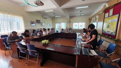 Trường MN Đô Thị Việt Hưng đón đoàn UBND quận Long Biên kiểm tra mô hình trường học điện tử.