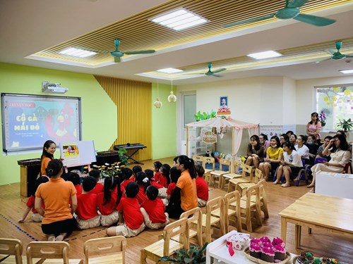Trường MN Đô thị Việt Hưng tổ chức kiến tập các tiết thi GVG cấp quận 