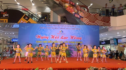 Trường MN Đô thị Việt Hưng tham gia ngày hội Lạc hồng 2021