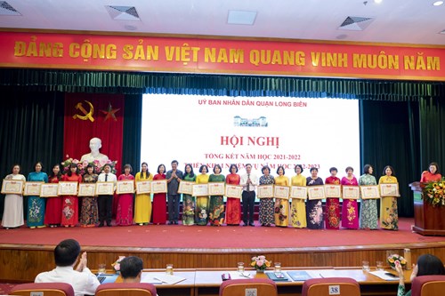 Trường MN Đô thị Việt Hưng tham dự Hội nghị tổng kết năm học 2021-2022 và triển khai nhiệm vụ năm học 2022-2023