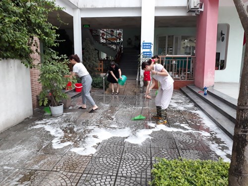Công tác đảm bảo an toàn, vệ sinh môi trường của trường MN Đô Thị Việt Hưng