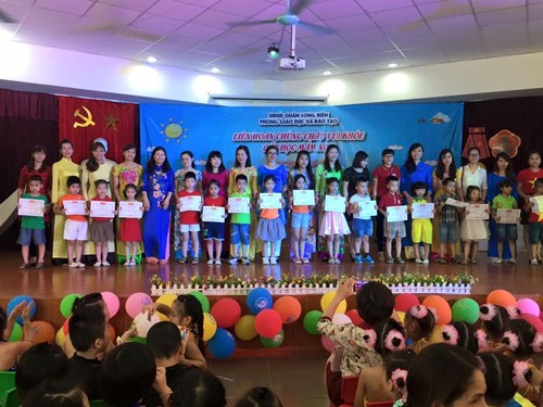 Các bé trường MN Đô thị Việt Hưng tham gia liên hoan “ Chúng cháu vui khoẻ” cấp Quận năm học 2015- 2016