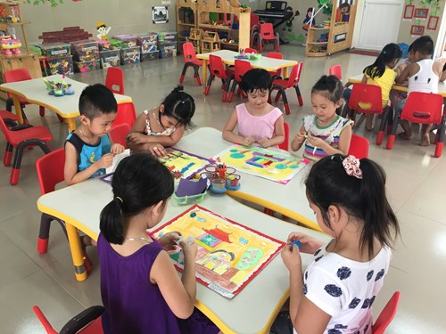 Trường mầm non Đô Thị Việt Hưng tổ chức kiểm tra, đánh giá chất lượng giáo dục trẻ mầm non cuối học kì I năm học 2016 – 2017.