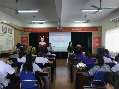Trường MN Đô thị Việt Hưng tổ chức khai mạc hội thi GVNV giỏi cấp trường.