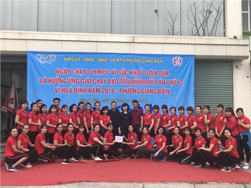 CBGVNV trường MN Đô Thị Việt Hưng tham gia ngày chạy Olympic và hưởng ứng Giải chạy Báo Hà Nội mới lần thứ 45- Vì hòa bình 