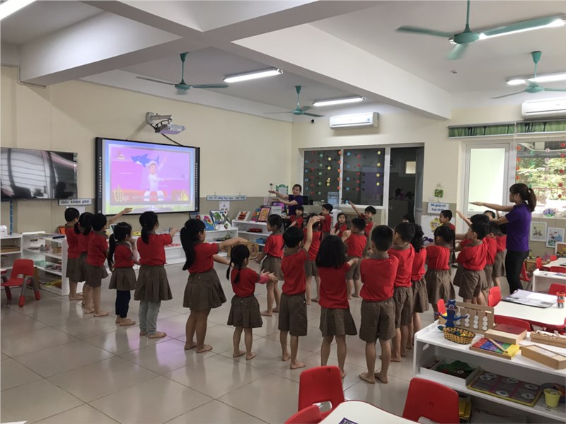 Trường mầm non Đô thị Việt Hưng tổ chức kiến tập cho 100% giáo viên toàn trường.