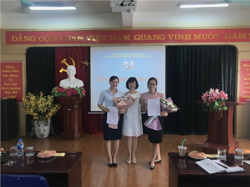 Lễ kết nạp Đảng viên mới của trường mầm non ĐÔ Thị Việt Hưng