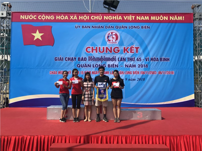 Trường MN Đô thị Việt Hưng tham dự Chung kết Giải chạy báo Hà Nội mới lần thứ 45 Vì Hòa bình Quận Long Biên.