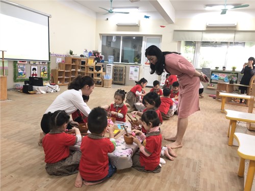 Trường Mầm non Đô thị Việt Hưng tham dự hội thi giáo viên dạy giỏi cấp Thành phố năm học 2018 – 2019