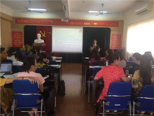 Trường MN Đô thị Việt Hưng tổ chức tập huấn chuyên đề “ Giáo dục kỹ năng sống” cho giáo viên